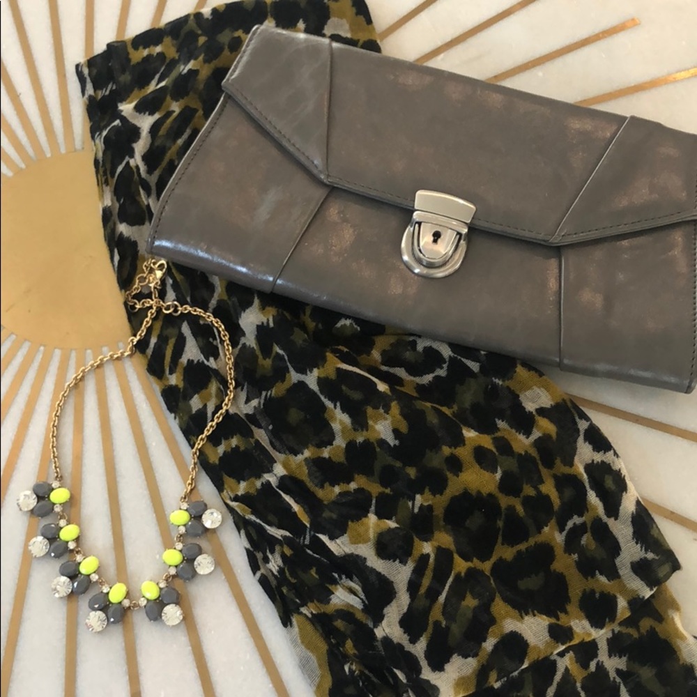 🆕🔥Smokey Grey Clutch